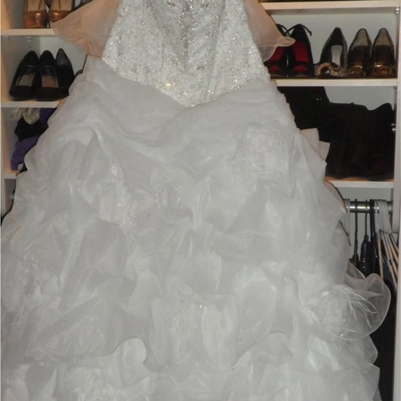 Elegant White Wedding Dress